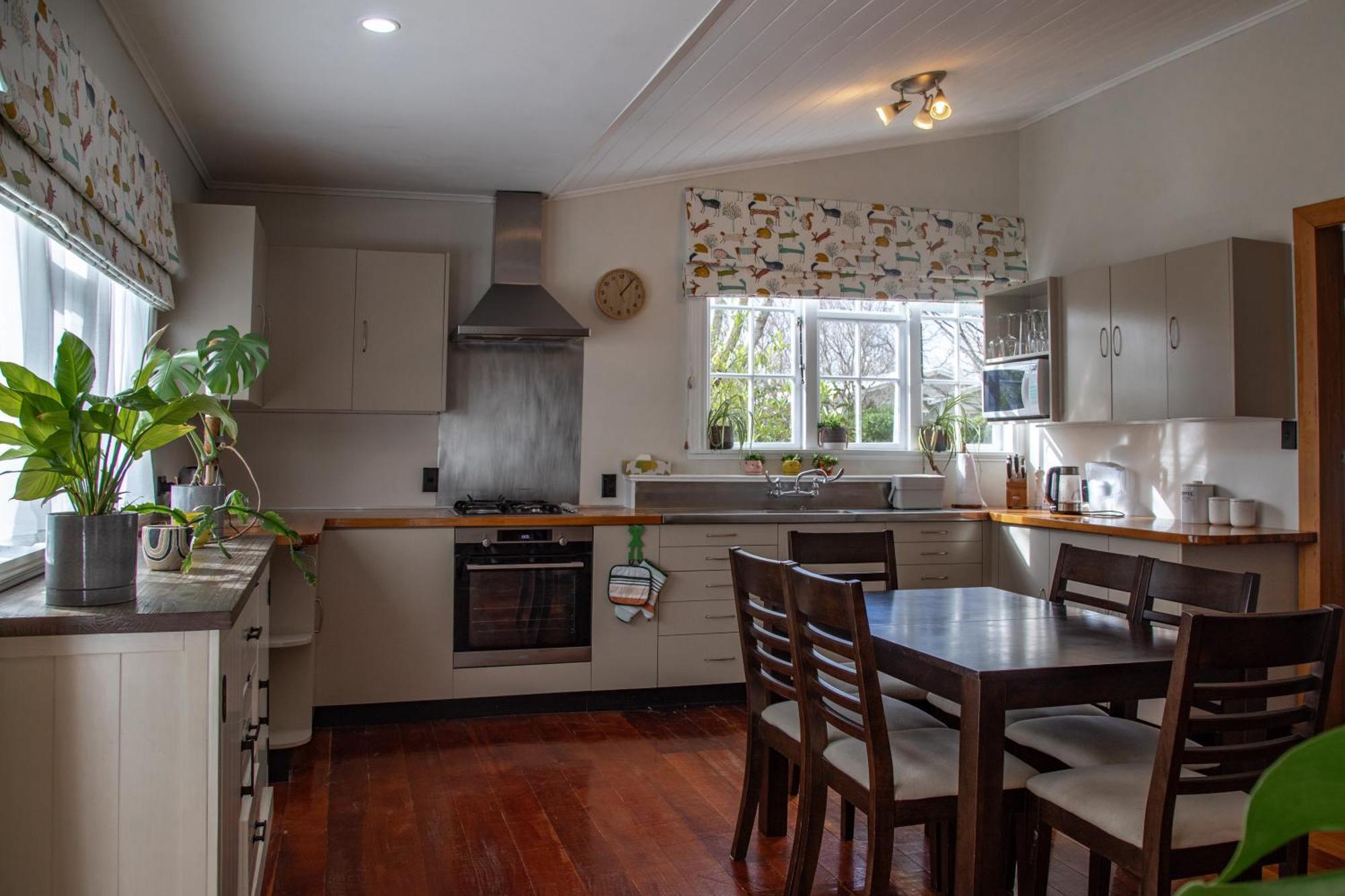 Cottage In The Heart Of Carterton Exterior photo